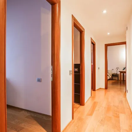 Daire Casa Fiera Few Steps From The Centre With Car-Park *