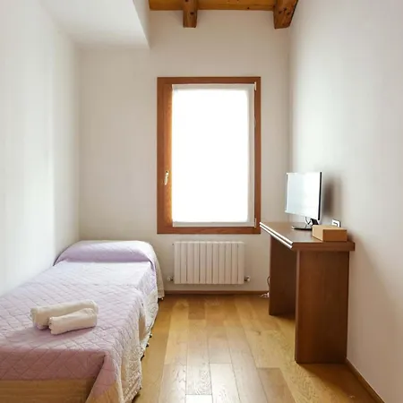 Apartment Casa Fiera Between The Centre And The Restera Treviso