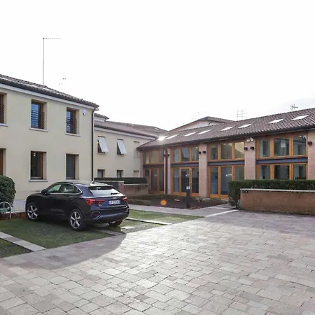 Casa Fiera Few Steps From The Centre With Car-park Апартаменты Тревизо