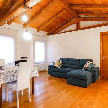 Casa Fiera Few Steps From The Centre With Car-Park Daire