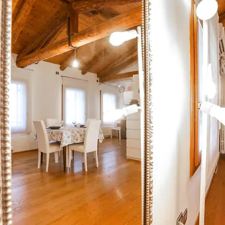 Casa Fiera Few Steps From The Centre With Car-park Апартаменты Тревизо